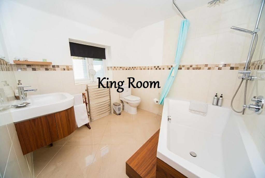 Cozy Snug Room, Short Drive To Lyme Regis, Crackling Fireplace, Private Balcony & Stunning Countryside Views, Free Private Parking & Wifi Axminster Exterior foto